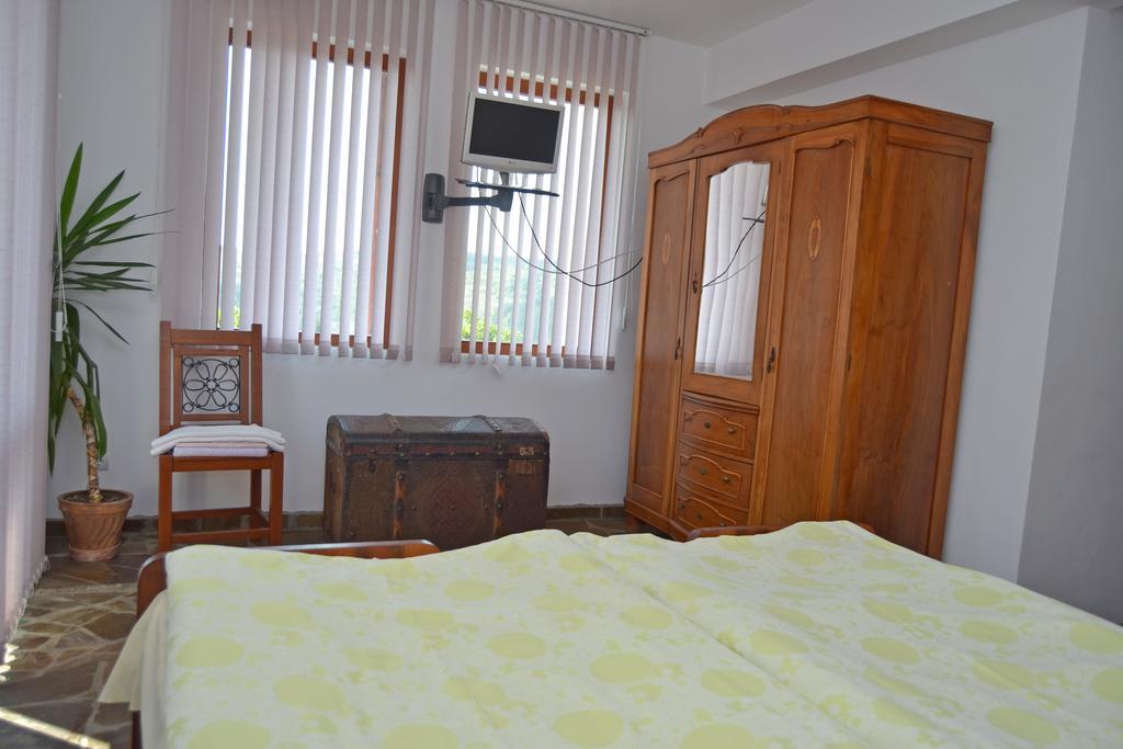 Guest House Diabora Arbanaszi Kültér fotó