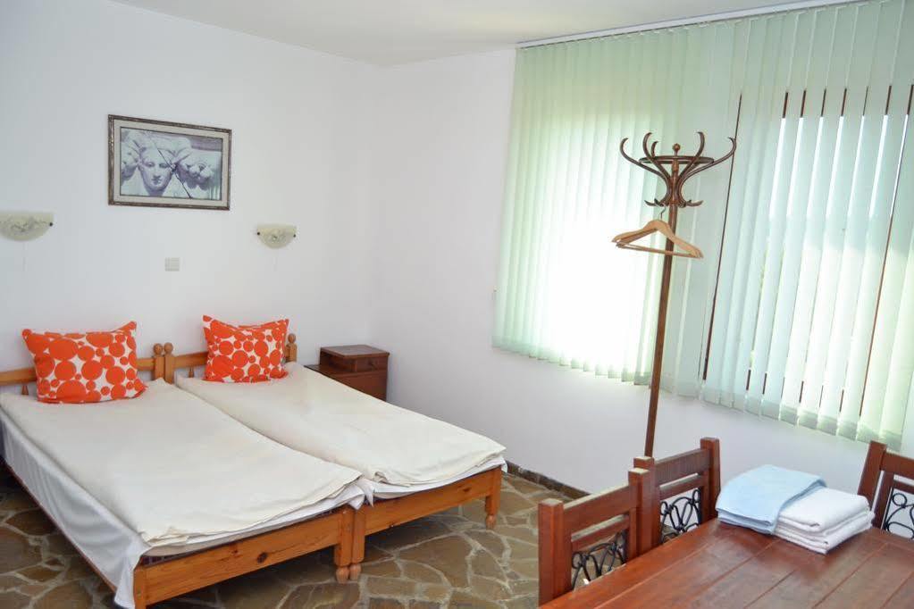 Guest House Diabora Arbanaszi Kültér fotó